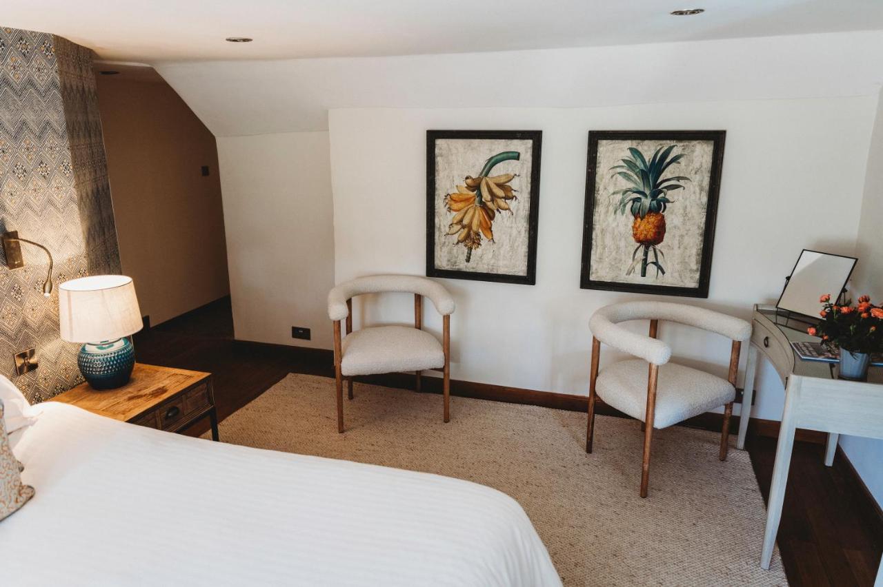Finch'S Arms Hotel Окем Екстериор снимка